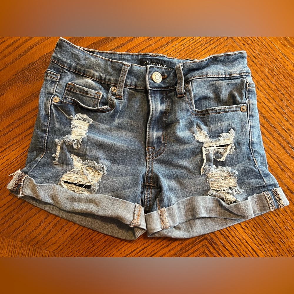 Aeropostale Aero Women’s Cuffed Shorts Low Rise Midi Distressed Denim Size 4